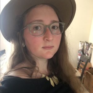 Meet your Posher, Ashley